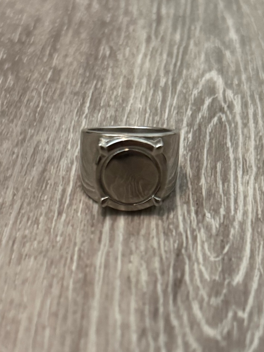 Zag Men's Silver Stainless Steel Signet Ring - Classic Round Face